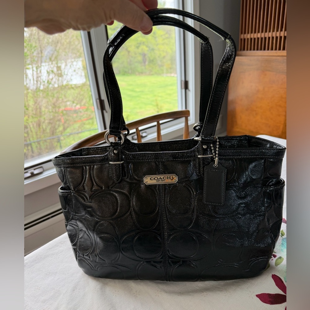 COACH Gallery Embossed Patent Leather Tote F19462 SV/Black